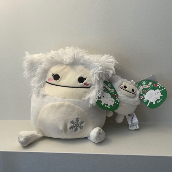 NWT Ever the Bigfoot 8" and 3.5" Clip On Squishmallow Set - Picture 1 of 5